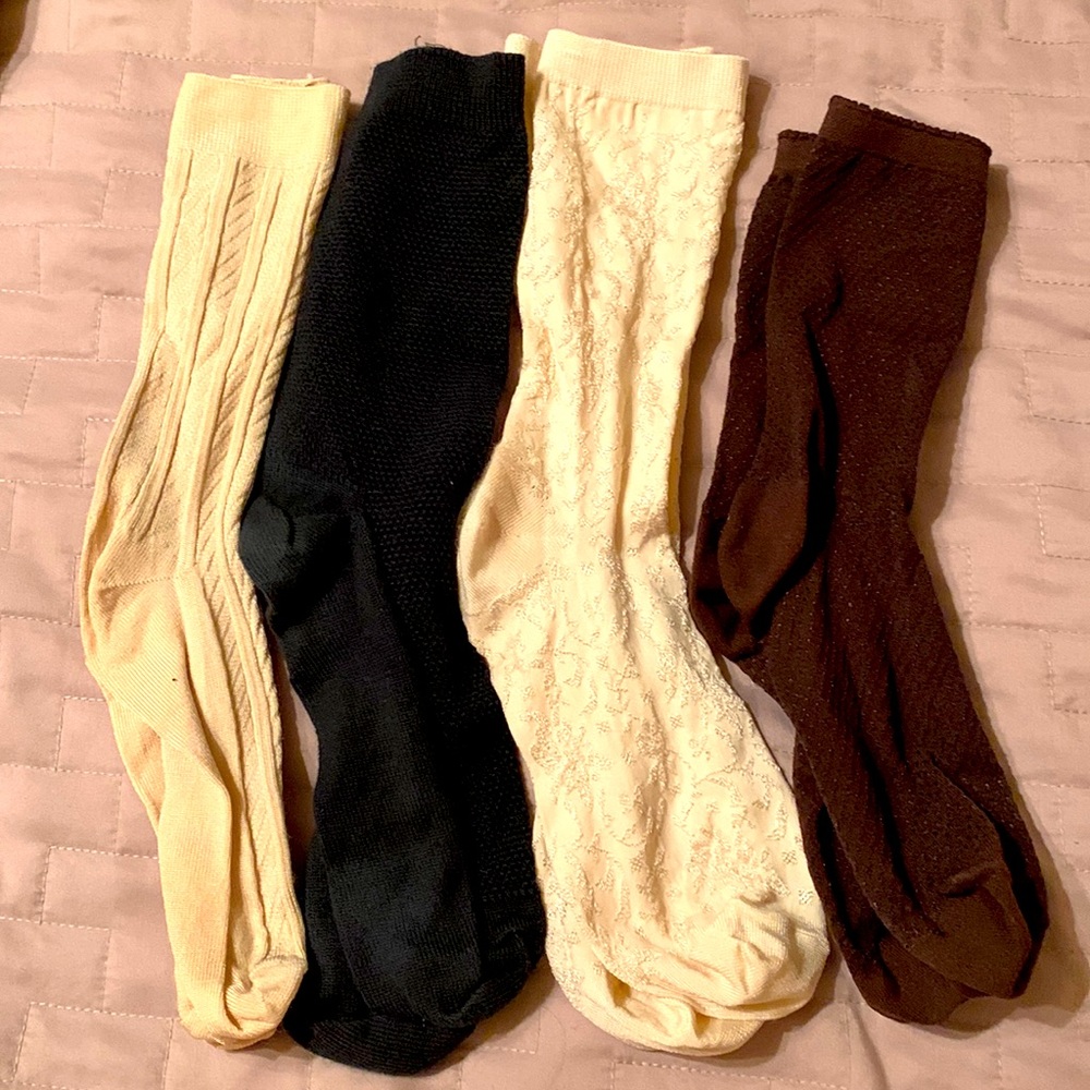 Four pairs of women’s patterned texture socks in ivory, beige, brown, black VGUC